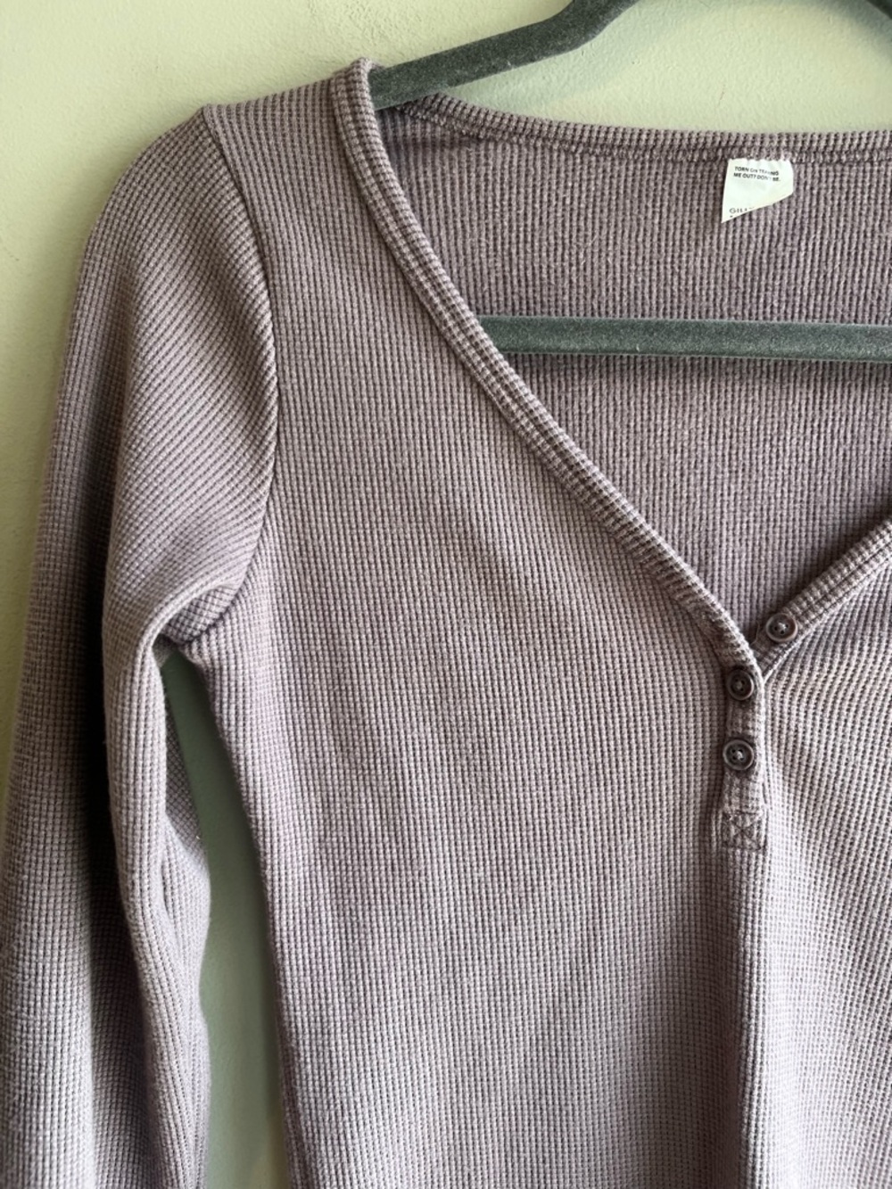 Gilly Hicks Ribbed Henley Long-Sleeve Top - Mauve V Neck M Cropped - Picture 5 of 8